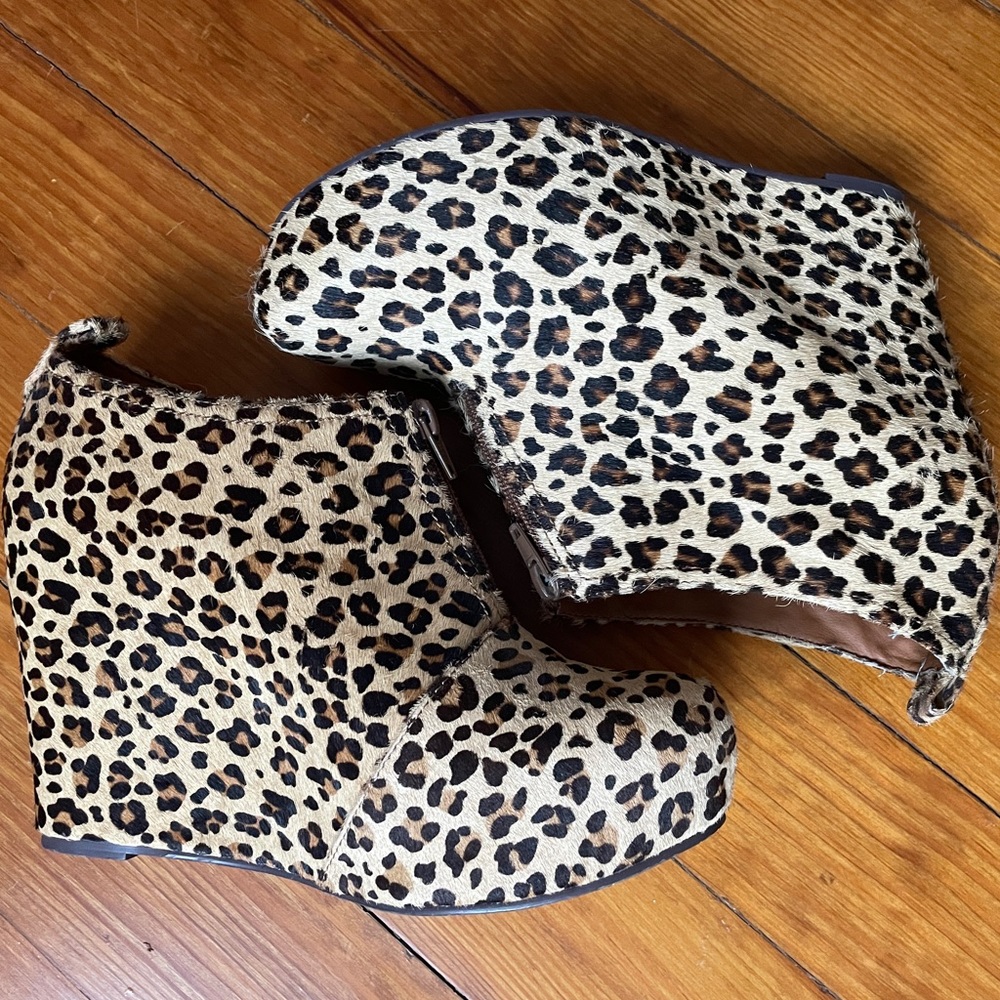 Jeffrey Campbell Wedge Boot Calf Hair Leopard Ankle Boot Size 9